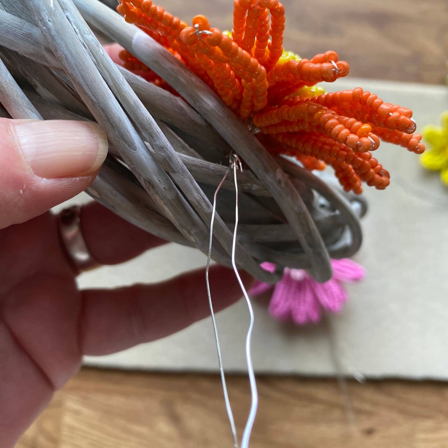 Kit de bricolage couronne de pétales d'été pour adultes. Cadeau créatif. The Beadology Shop