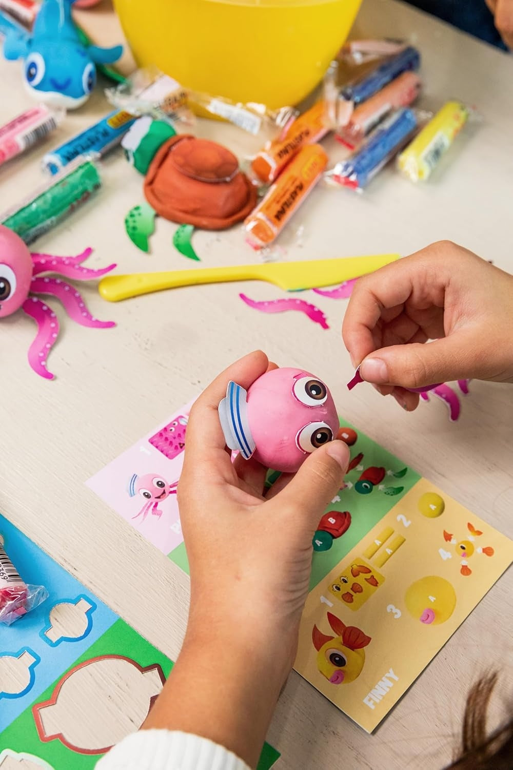 Jovi - PLAY AND FUN - Coffre Sweet 24 Pâtes à Modeler + Outils & Découpages Jovi