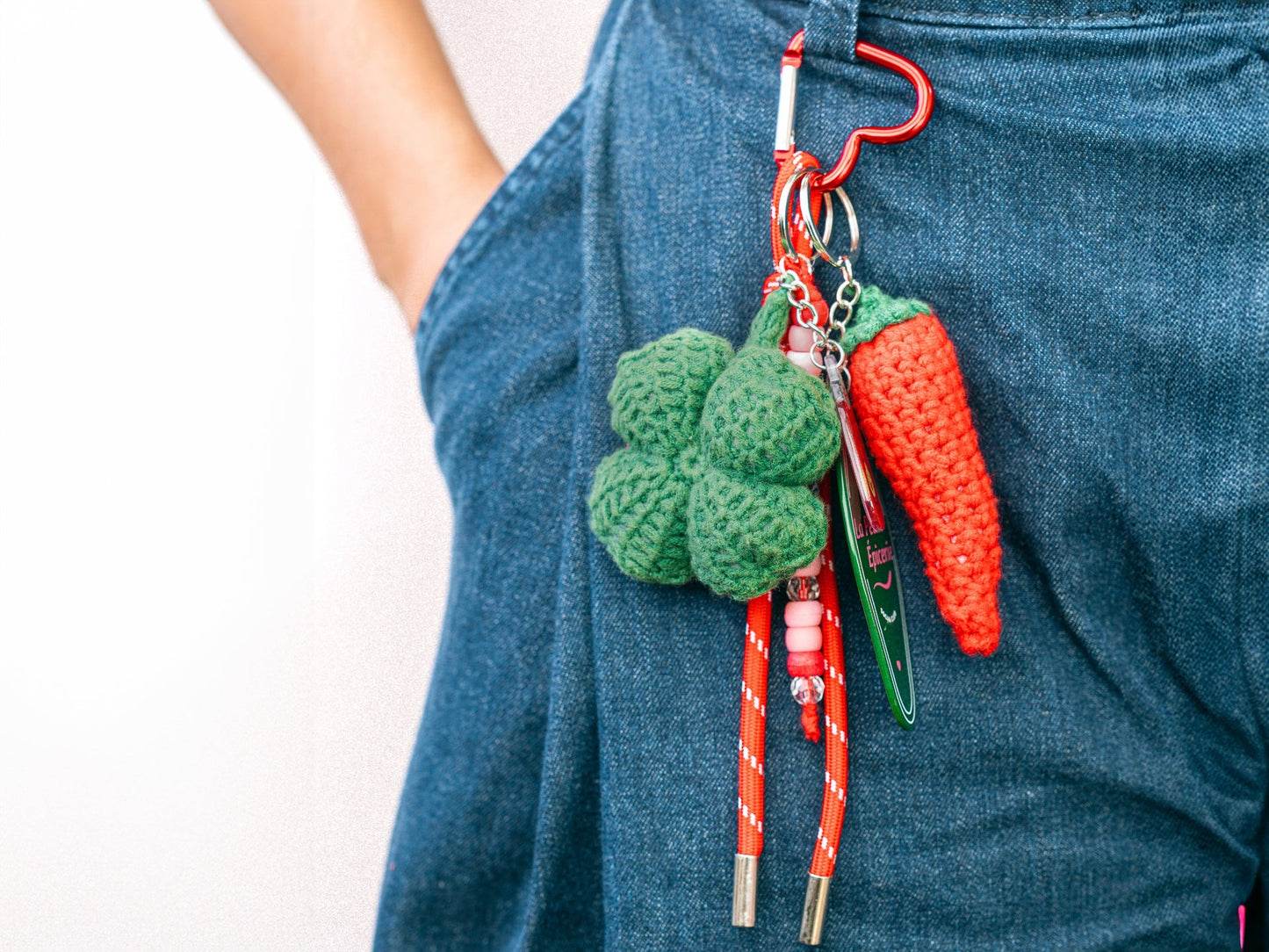 Kit crochet pour débutant – Bag Charms “Lucky Pepper” LA PETITE EPICERIE