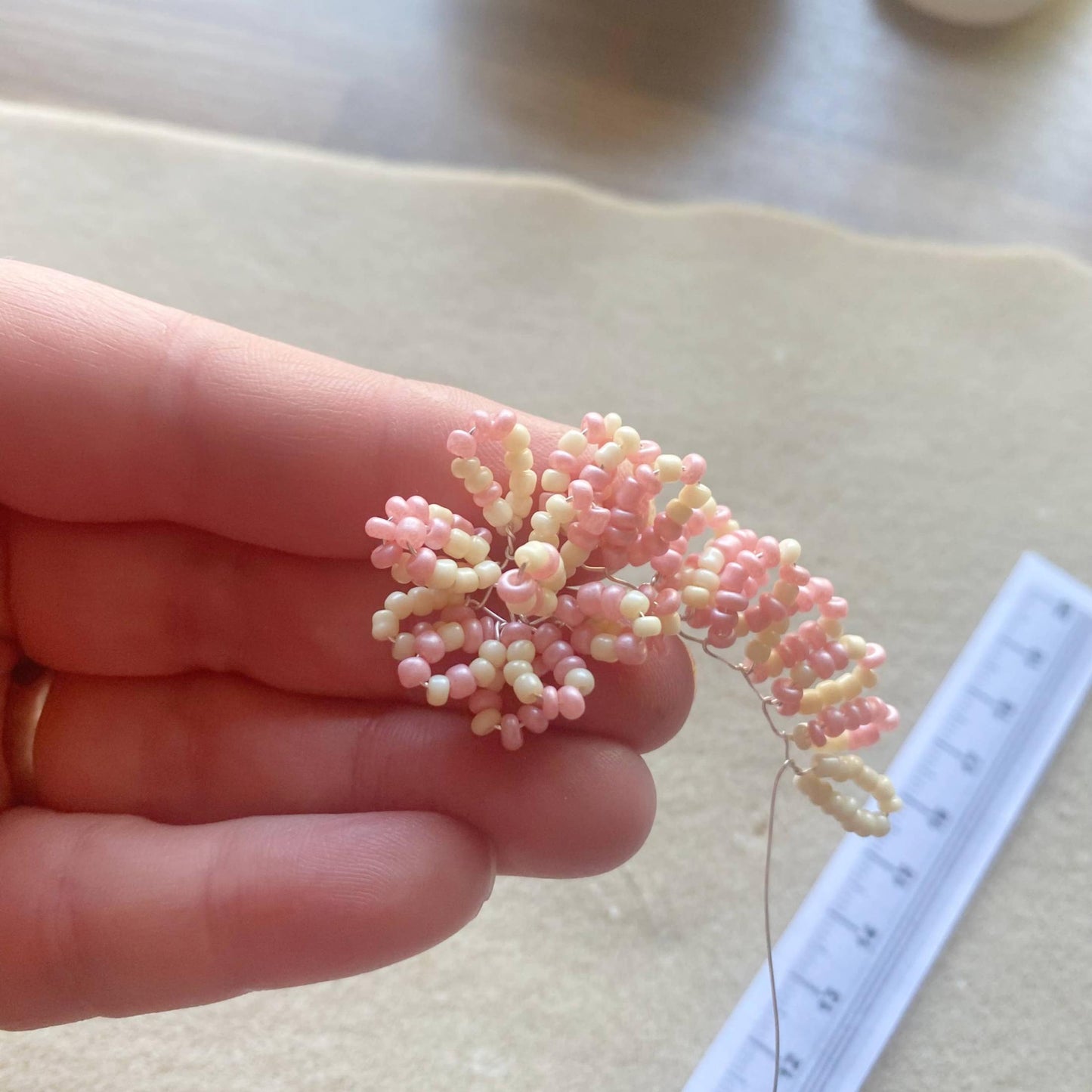 Kit de création de fleurs perlées - Pivoine. Une idée cadeau créative. The Beadology Shop