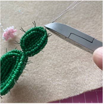 Kit de bricolage perlé - Plante cactus épineuse. Une idée cadeau créative. The Beadology Shop