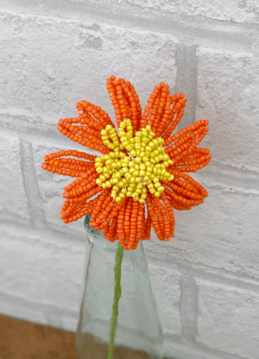 Kit de création de fleurs perlées - Gerbera (orange). Un cadeau créatif. The Beadology Shop