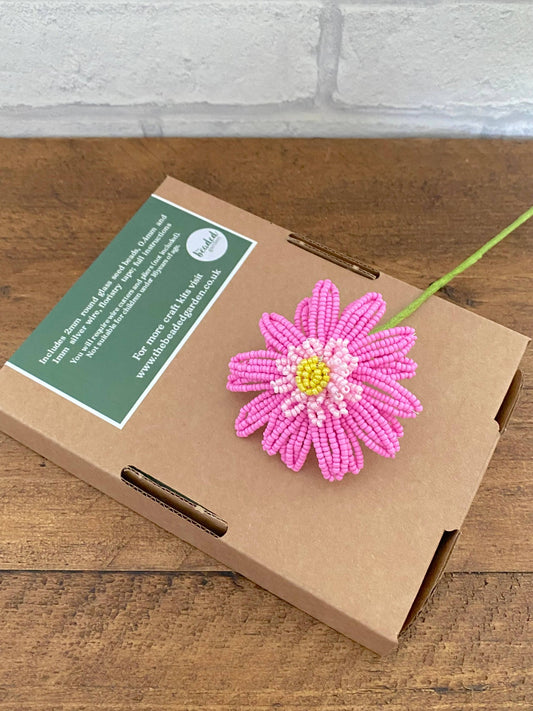 Kit de création de fleurs perlées - Gerbera (rose). Un cadeau créatif. The Beadology Shop