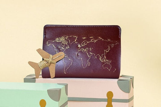 Protège-Passeport en Cuir Stitch Bordeaux – Édition "Carte du Monde à Broder" Chasing Threads Ltd