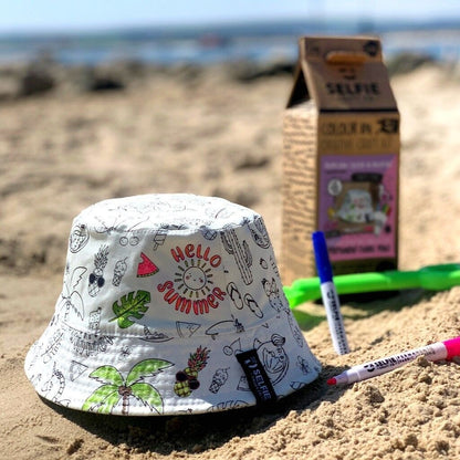 Chapeau de plage réversible Tropicorn à colorier – Kit créatif enfant 100% coton Selfie Craft Co
