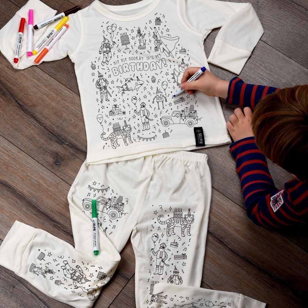 Pyjama à colorier aux couleurs d'anniversaire Garçon Selfie Craft Co