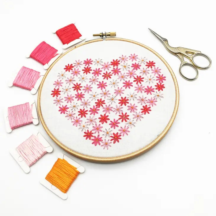 Kit de broderie avec cœur avec cerceau Cinnamon