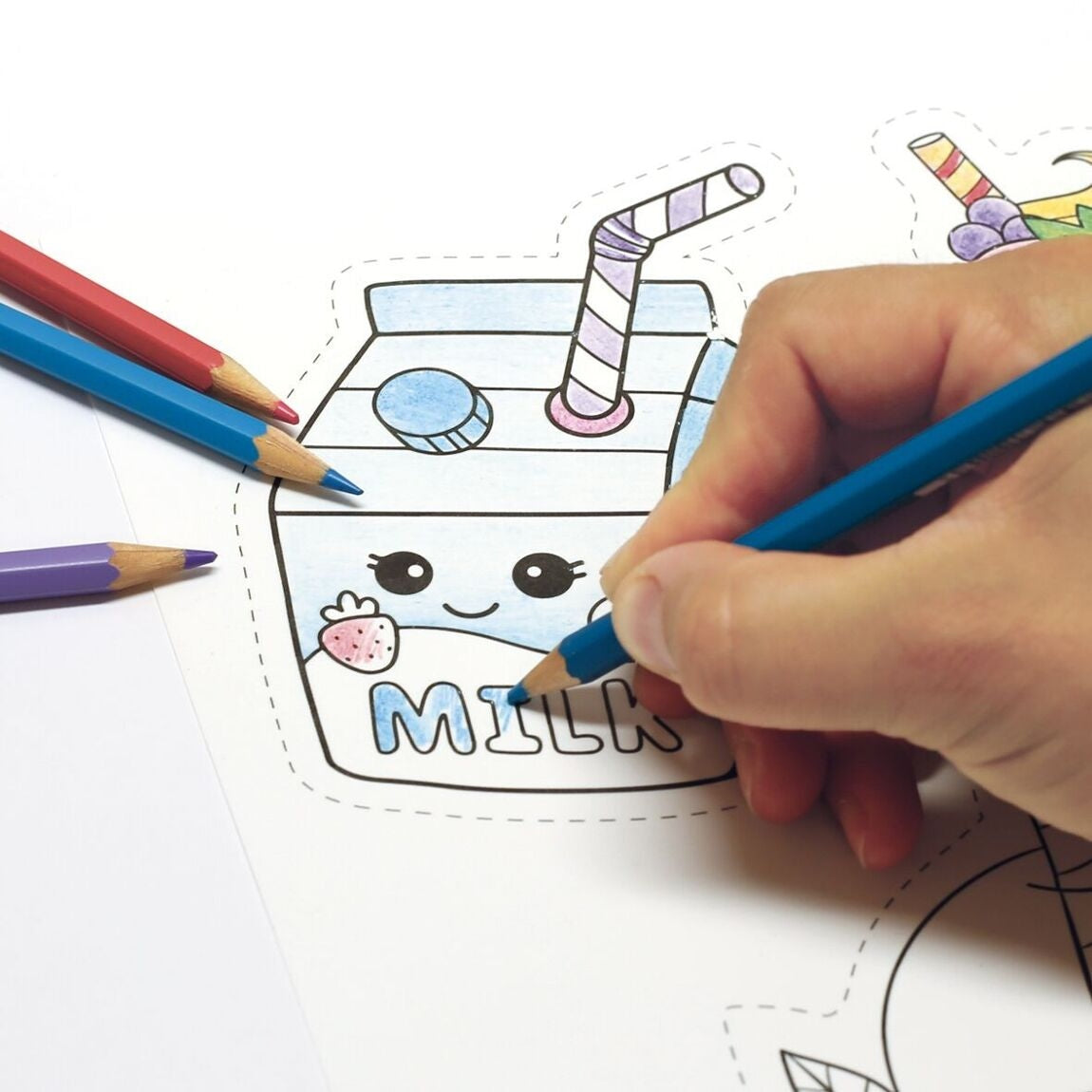 Coffret Plastique Dingue Magnets Kawaï présenté dans un emballage coloré et moderne, parfait en idée cadeau.
