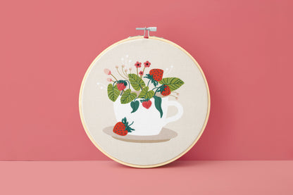 WILD STRAWBERRY PARTIAL EMBROIDERY KIT Graine Créative 
