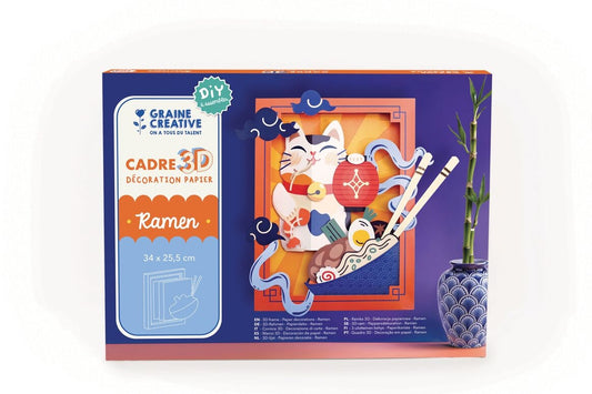 Découvrez le Cadre 3D Papier Ramen 🐟🍋🍅, une scène colorée inspirée de l’univers japonais. Ce kit DIY original associe humour et créativité avec un style graphique moderne. On retrouve même un petit chat Neko, symbole porte-bonheur du Japon, qui apporte une touche kawaii à cette déco unique.