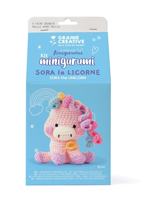 Kit Mimigurumi Licorne Graine Créative x Amigurumei. Coffret crochet complet avec laine, crochet, rembourrage et notice illustrée.