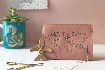 Protège Passeport Stitch à broder -Rose Chasing Threads Ltd
