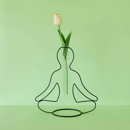 Vase Yoga Silhouette Noir – Balvi | Métal & Verre | Design Zen et Élégant Balvi