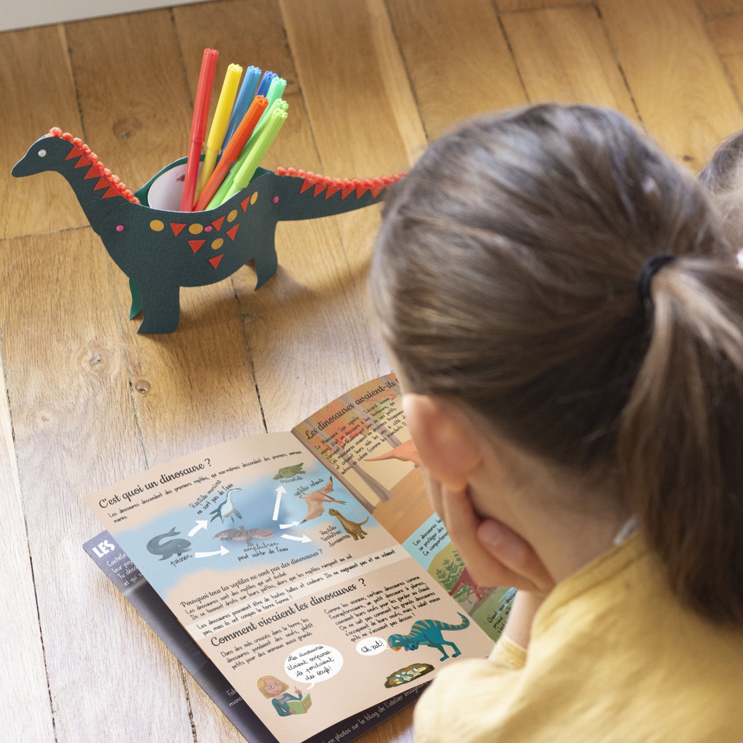 Coffret fabrication Pot à crayon Diplodocus pour enfant +1 livre