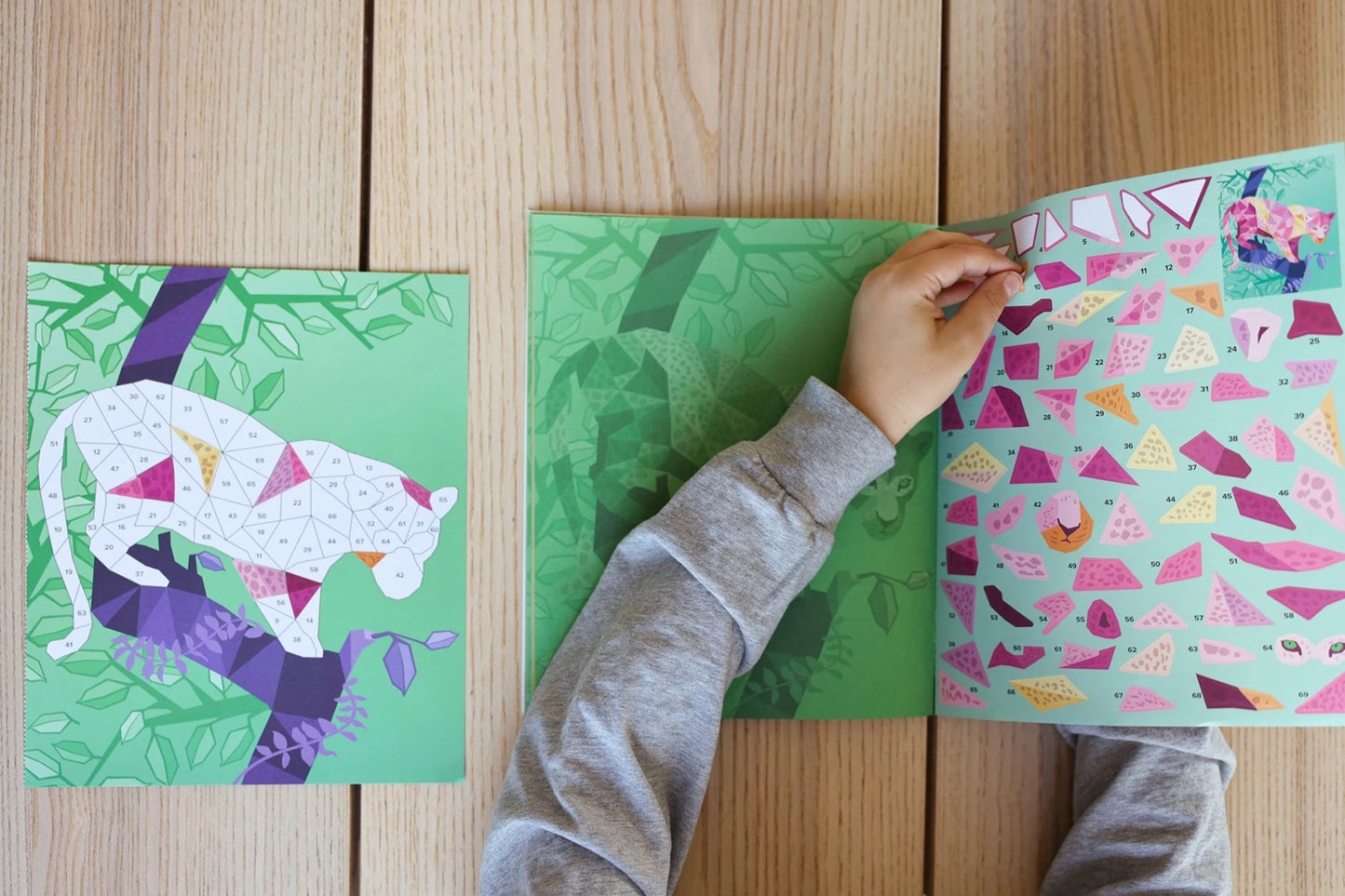 Livre Sticker Painting Safari – Activité Créative Autocollants pour Enfants