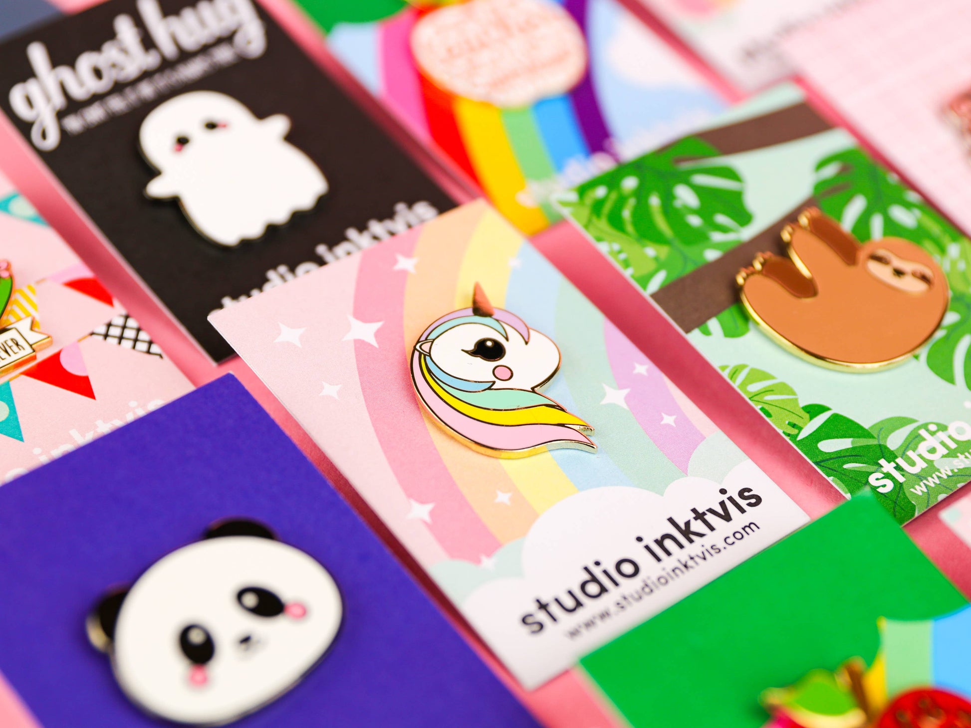 Broche Licorne Pastel Arc-en-ciel – Pin’s Kawaii Émail Doré | Joy Cadeaux Studio Inktvis B.V.