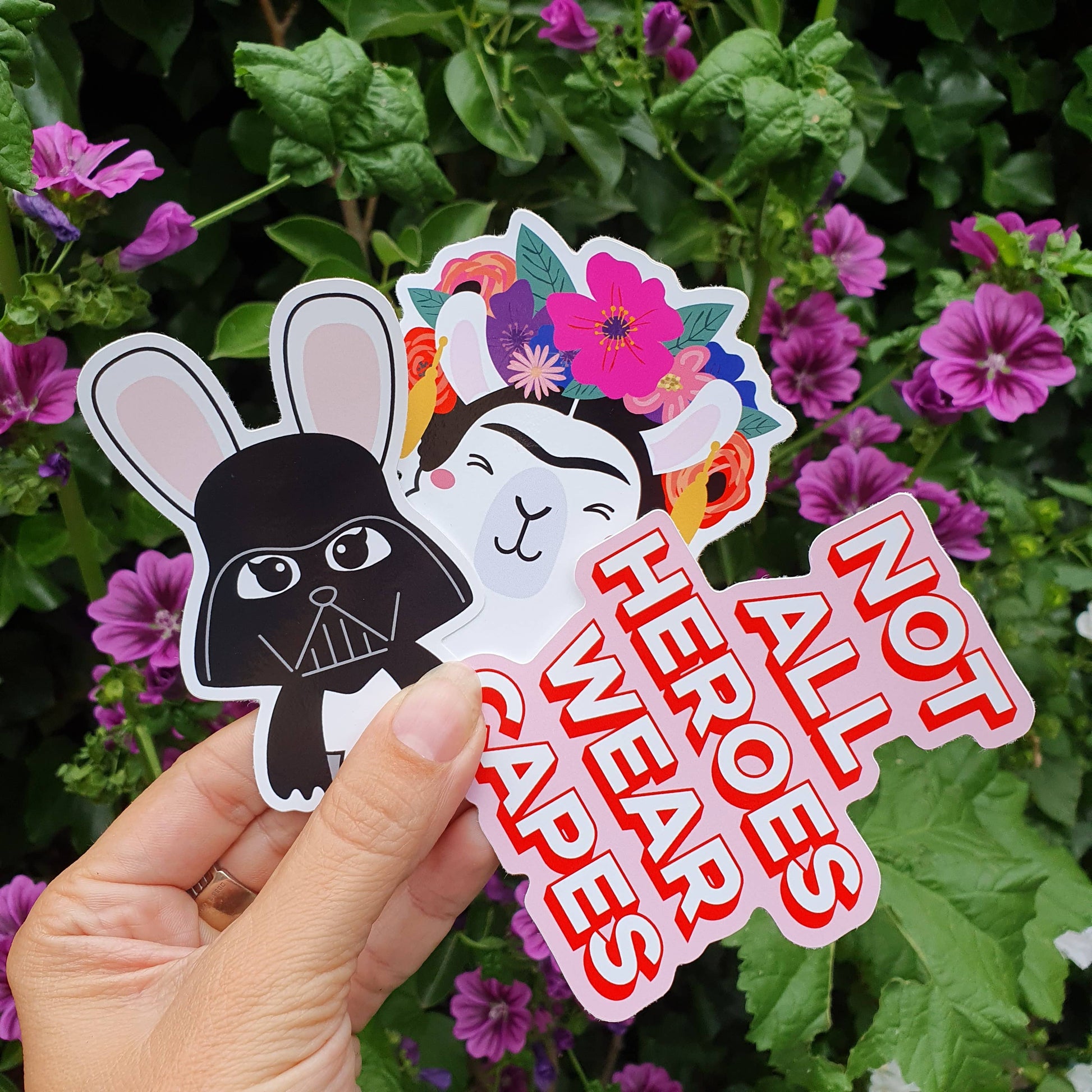 Sticker Lama Frida Kahlo – Autocollant Vinyle Kawaii & Artistique Studio Inktvis B.V.