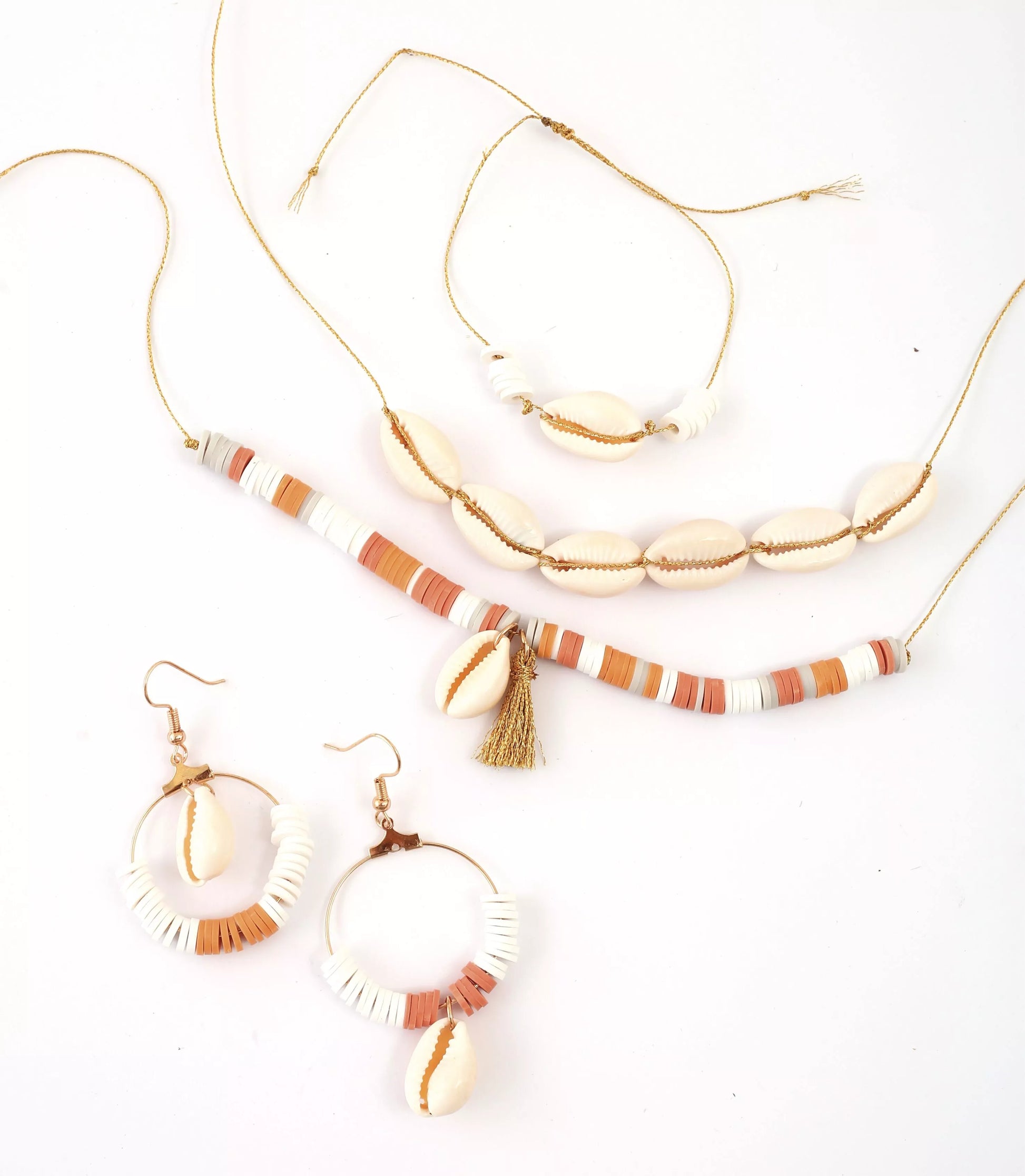 Boucles d’oreilles avec coquillages Cauris à fabriquer soi-même