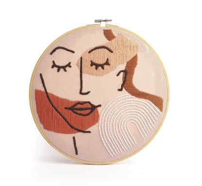 Broderie moderne line art DIY