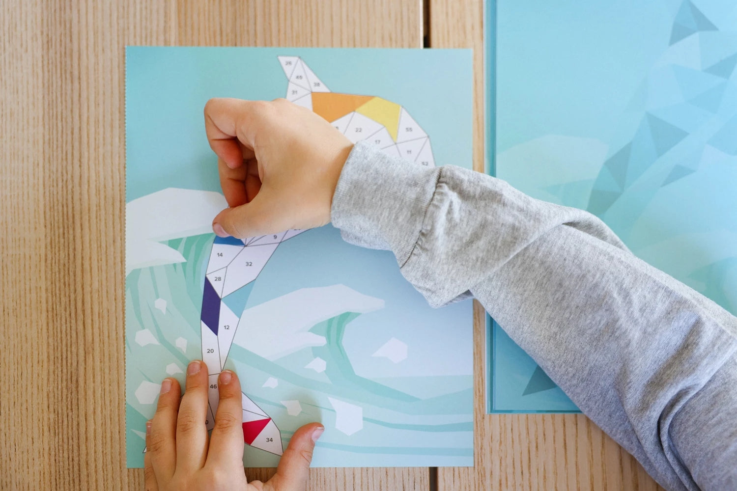Livre Sticker Painting Océan à offrir aux enfants passionnés de la mer