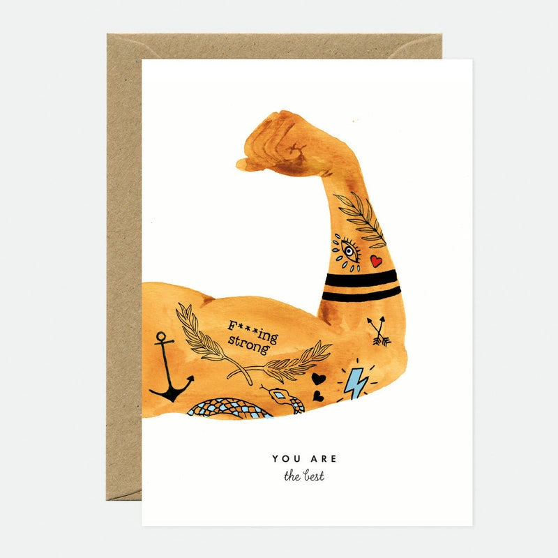 Carte de vœux You’re the Best Man illustrée d’un bras tatoué avec l’inscription F***ing strong