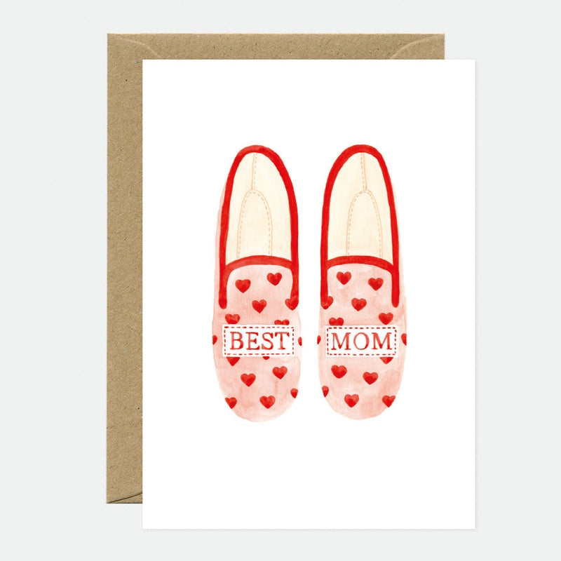 Carte Best Mum Slippers illustrée de chaussons à petits cœurs rouges avec l’inscription Best Mom