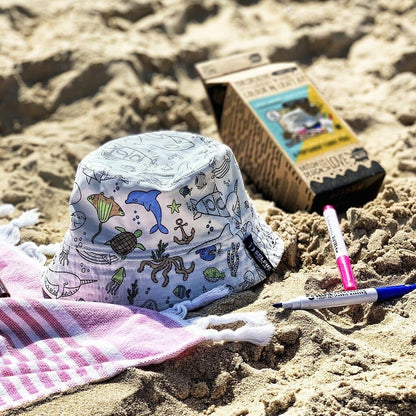 Chapeau de plage réversible Turtley à colorier – Tortues & Tigres – Kit créatif enfant Selfie Craft Co