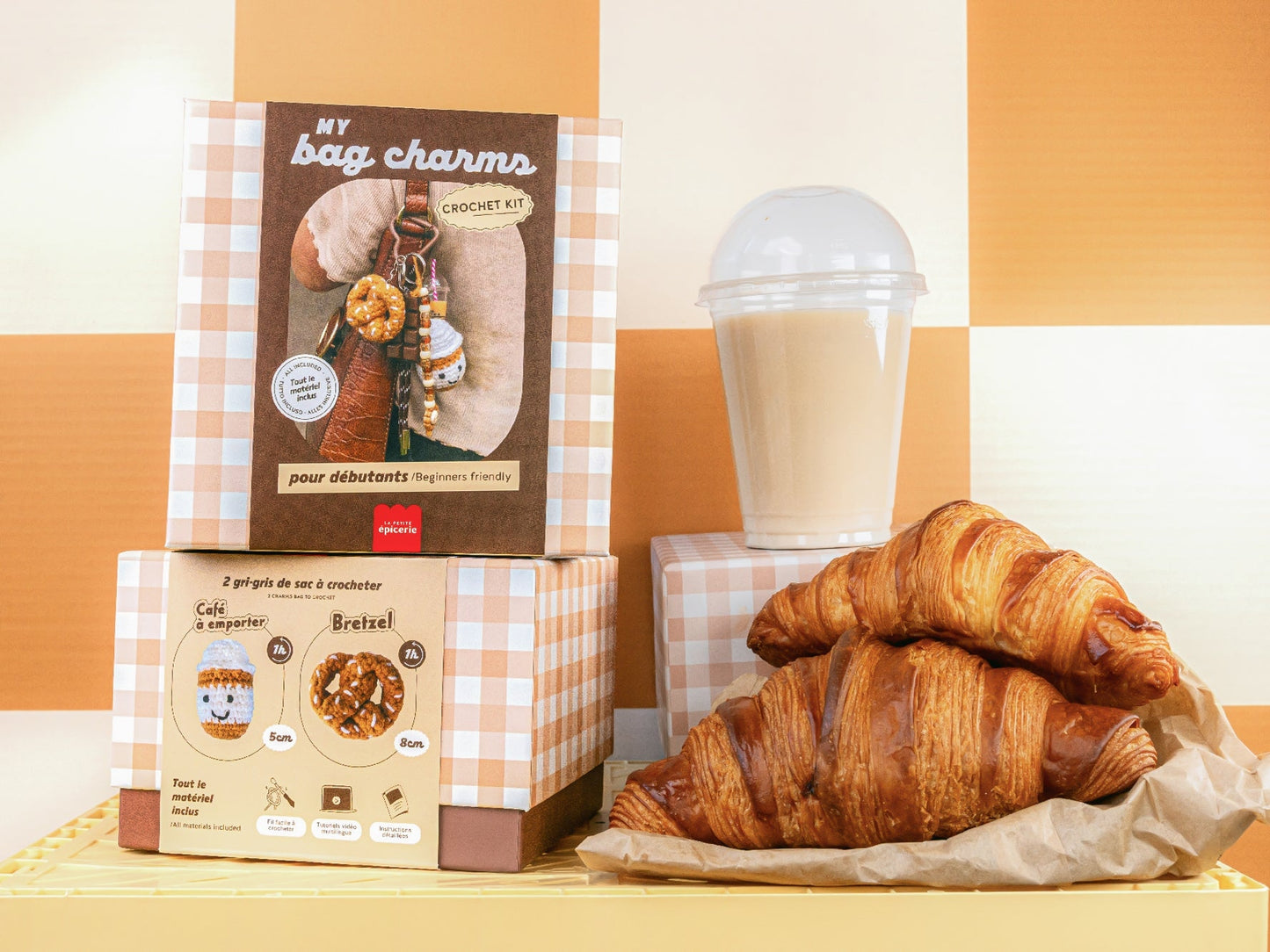 Kit Crochet Débutant Coffee Time – Bag Charms DIY café & bretzel LA PETITE EPICERIE