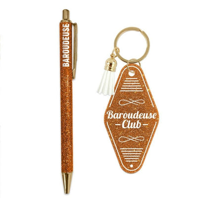 Coffret Duo Paillettes Girls Club – Porte-clés & Stylo Humoristique Baroudeuse JOY!
