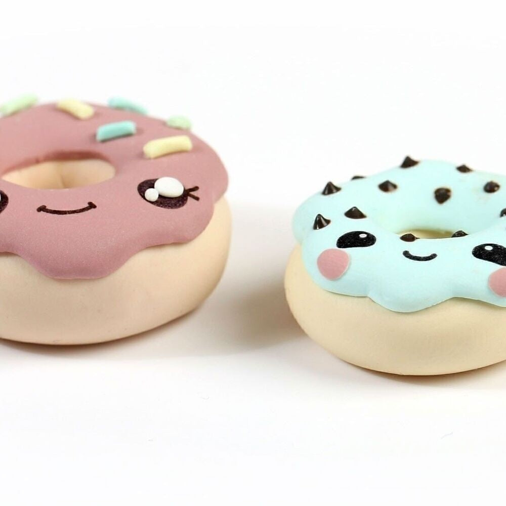 Donuts kawaii réalisés en pâte polymère FIMO