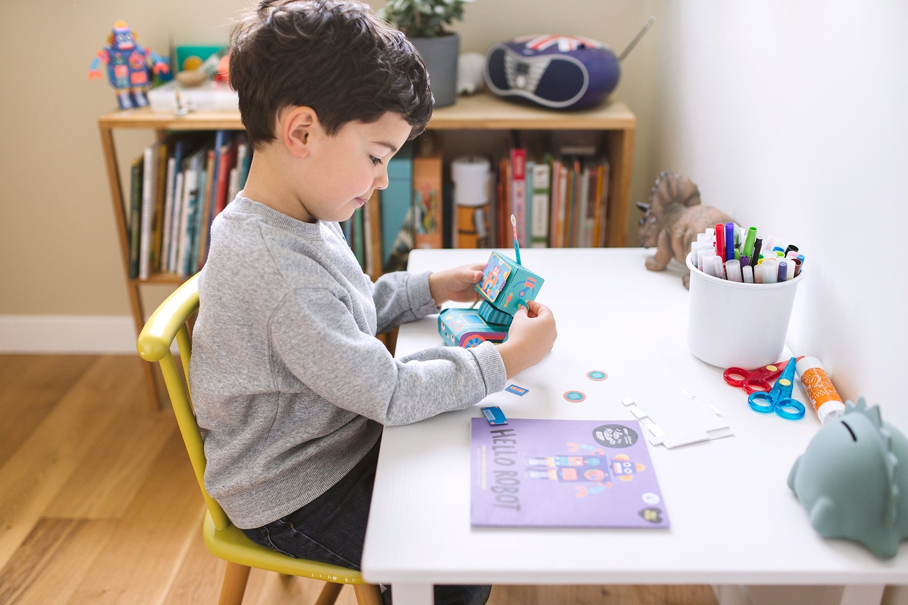 HELLO ROBOT – Pochette créative 3 robots en papier – Activité manuelle enfant dès 6 ans – Les Ateliers OMY x Gallimard Jeunesse les Ateliers OMY & Gallimard Jeunesse