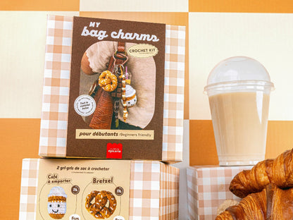 Kit Crochet Débutant Coffee Time – Bag Charms DIY café & bretzel LA PETITE EPICERIE