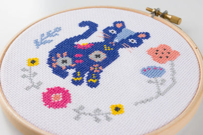 Kit Point de Croix “Cat Folk” – Kit Broderie Débutant Style Folk & Chat Com'1 Idée
