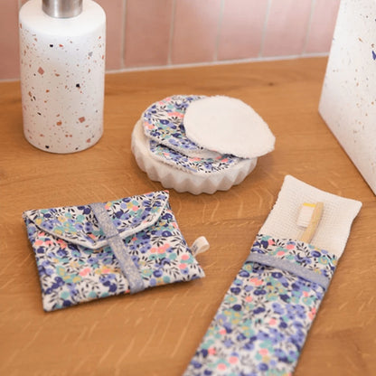 Kit Couture Set Voyage “Marilyn” – Étui Brosse à Dents & Lingettes Lavables Liberty DIY Com'1 Idée