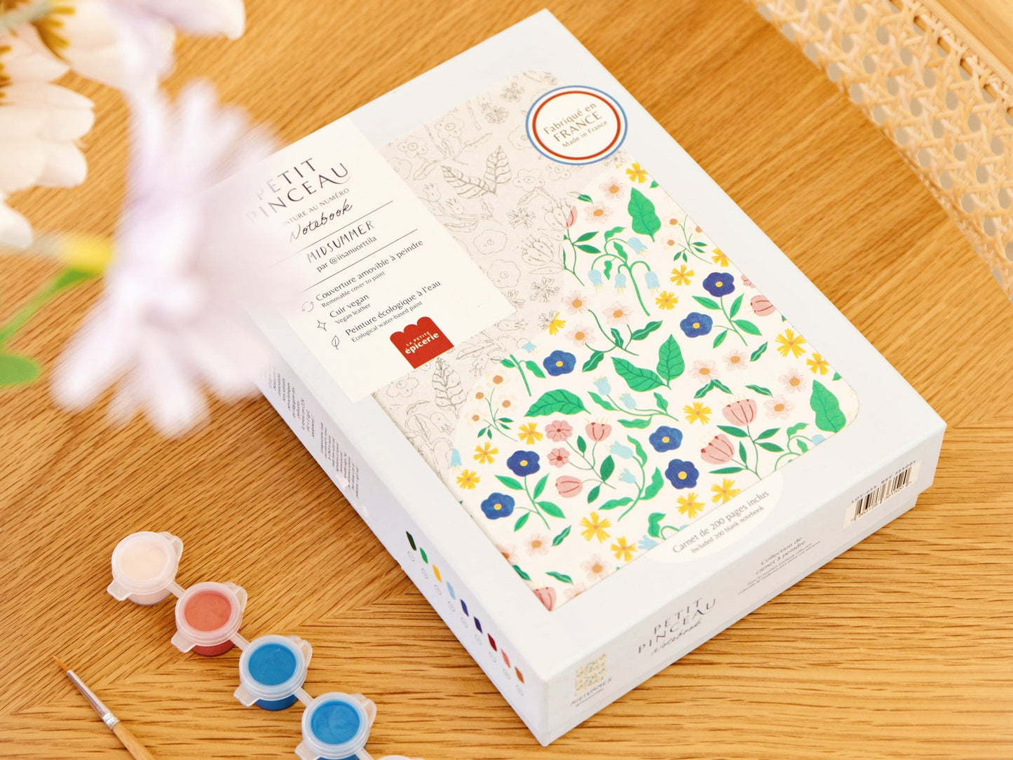 Notebook créatif floral à peindre avec peinture au numéro