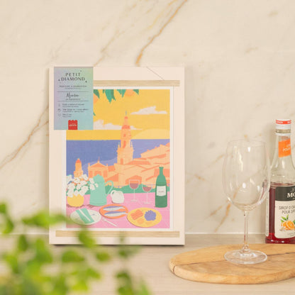 Coffret Petit Diamond Menton – Diamond Painting Côte d’Azur 30x40 cm | Gisele Murias LA PETITE EPICERIE