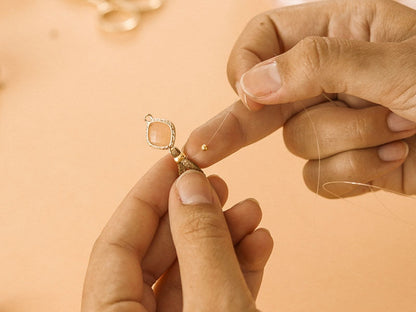 Perles ambre verre et accessoires du kit bracelet wrap