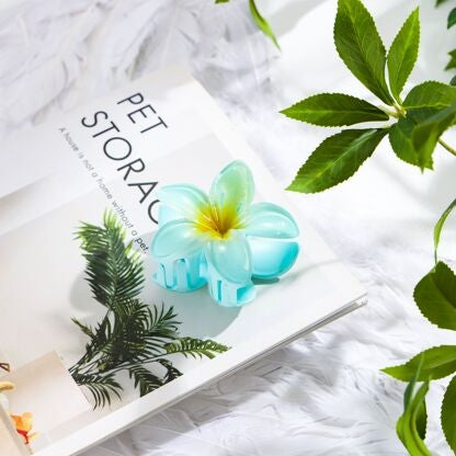 Pince à cheveux fleur tiaré bleue mate 8 cm – Accessoire cheveux exotique femme JOY!