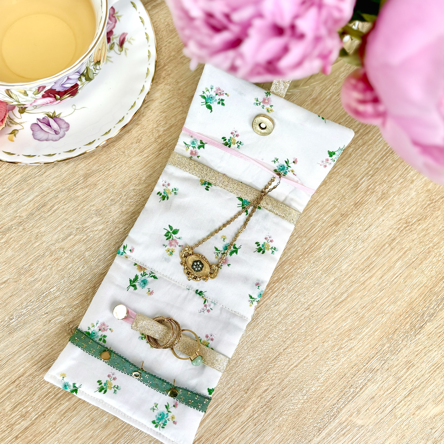 Kit couture pochette bijoux Daphné – Édition Bridgerton Liberty Fabrics Com'1 Idée