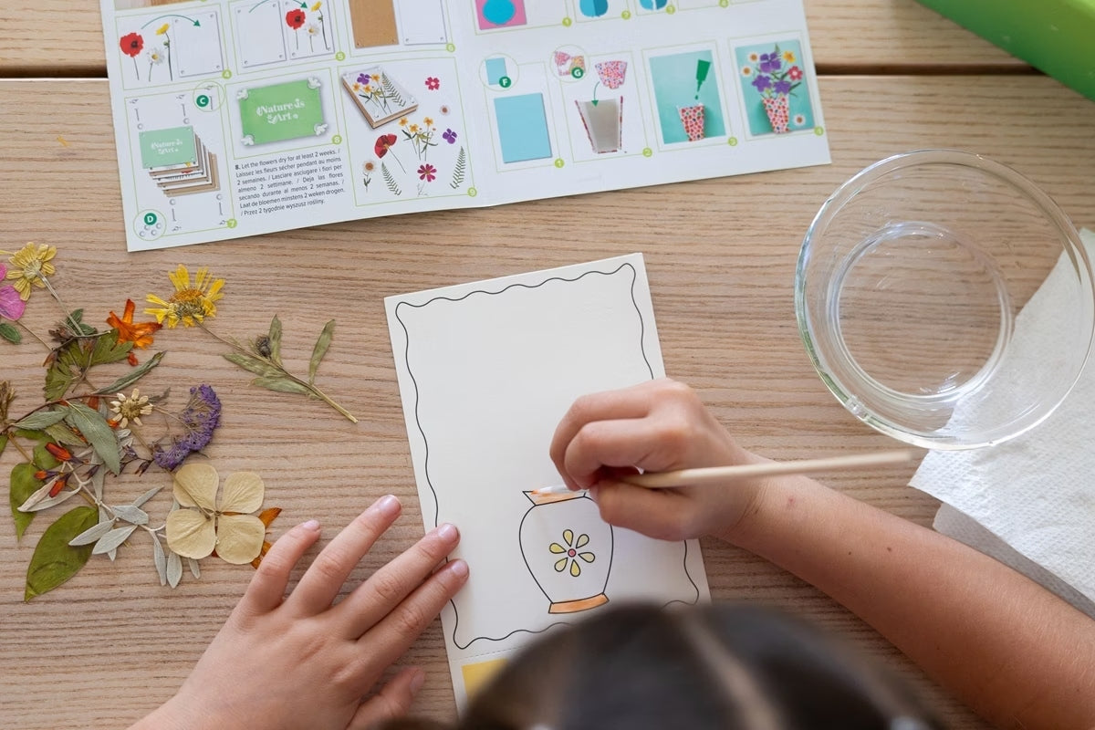 Kit Presse à Fleurs Artista disponible chez Joy Cadeaux
