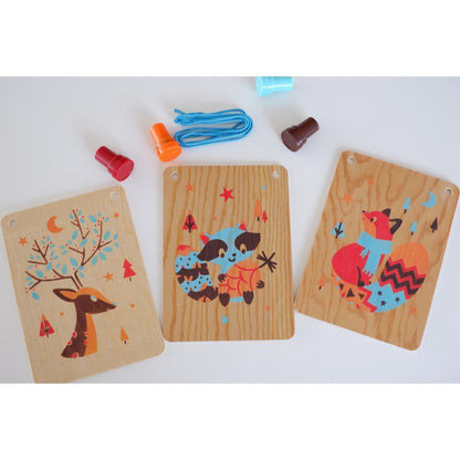 Trois tableaux bois colorés réalisés avec le coffret Crealign tampographie.