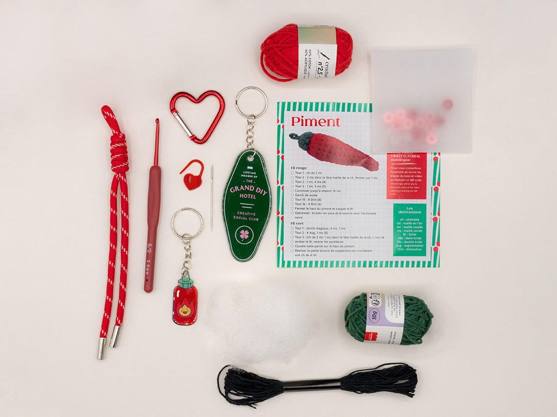 Kit crochet pour débutant – Bag Charms “Lucky Pepper” LA PETITE EPICERIE
