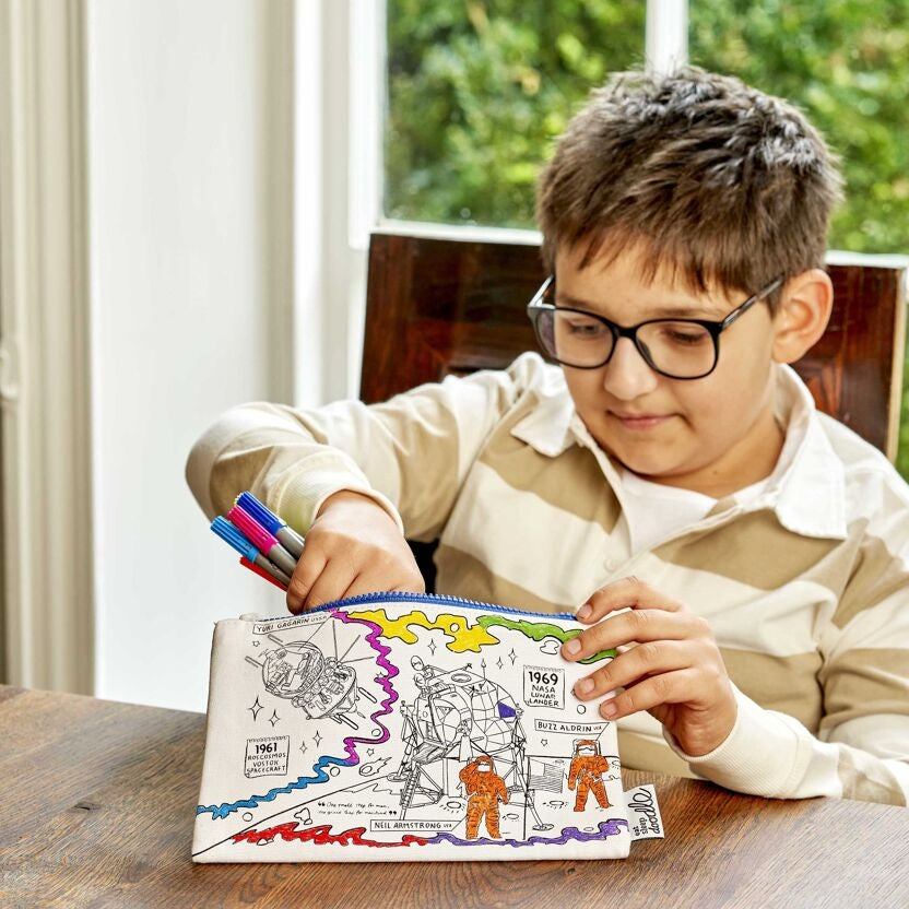 Trousse à colorier Espace lavable – Planètes, fusées & astronautes eatsleepdoodle EU