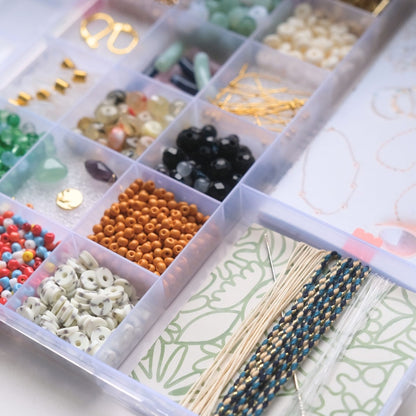 Maxi Boîte de Perles & Apprêts Matcha – Création de Bijoux DIY (20 compartiments) LA PETITE EPICERIE