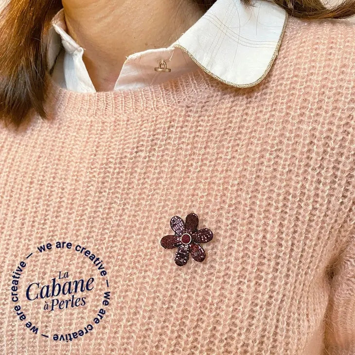 Mini Kit Daphne Pins Cuir Fleur Prune Diy La cabane à perles