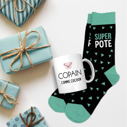 Coffret Cadeau Mug et Chaussettes – Copain Comme Cochon | Idée Cadeau Super Pote JOY!