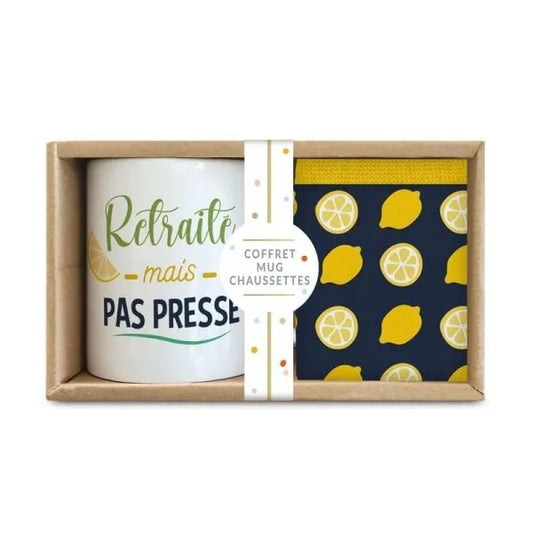 Coffret Cadeau Mug et Chaussettes – Retraité mais pas pressé | Idée Cadeau Retraite JOY!
