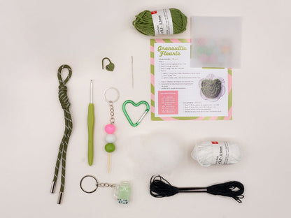 Kit Crochet Débutant – Bag Charms Matcha Club DIY zen & kawaii | La Petite Épicerie LA PETITE EPICERIE