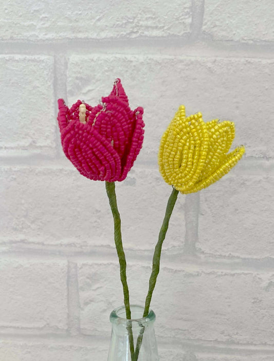Kit de bricolage en forme de fleurs perlées - Tulipe. Une idée cadeau créative. The Beadology Shop