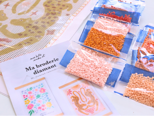 Kit DIY HOME DÉCO - Ma broderie Diamond Painting - Fleurs LA PETITE EPICERIE